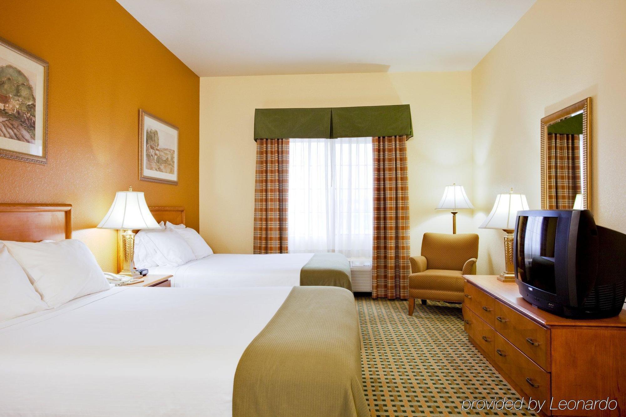 Holiday Inn Express Hotel & Suites Hesperia, An Ihg Hotel Phòng bức ảnh