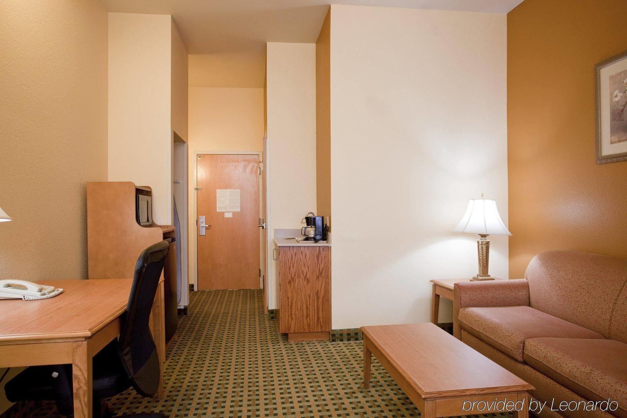 Holiday Inn Express Hotel & Suites Hesperia, An Ihg Hotel Phòng bức ảnh